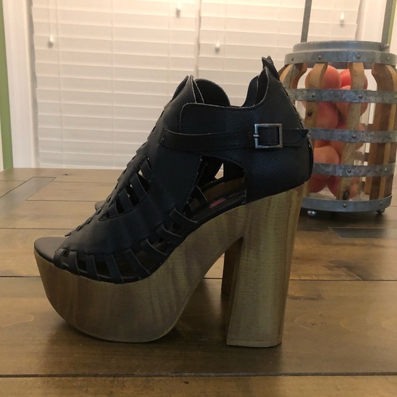 Wooden Towering Platform Clogs - Picture 6 of 13